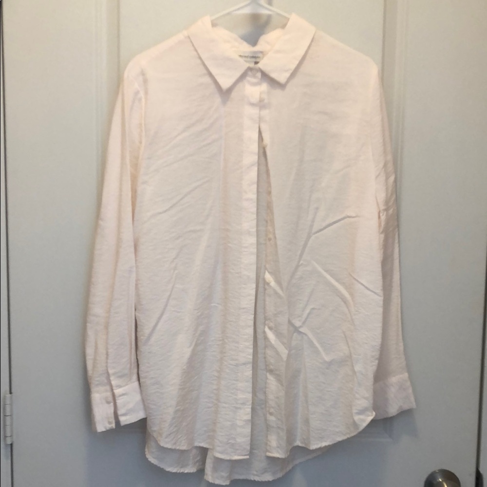 cupcakes & cashmere Soft White Long-Sleeve Button Down Shirt